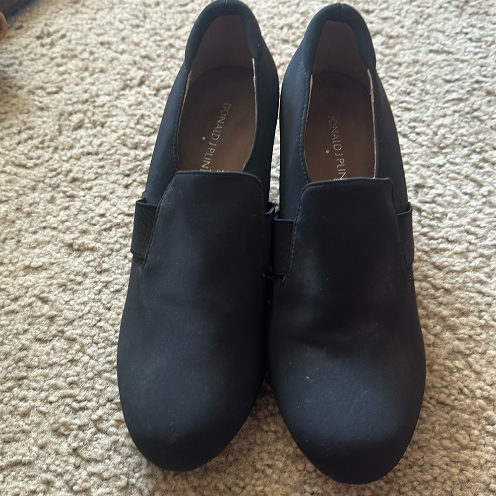 DONALD PLINER MAXIMUM COMFORT BLACK Stretchy Fabric Slip on WEDGE HEEL SIZE 8M